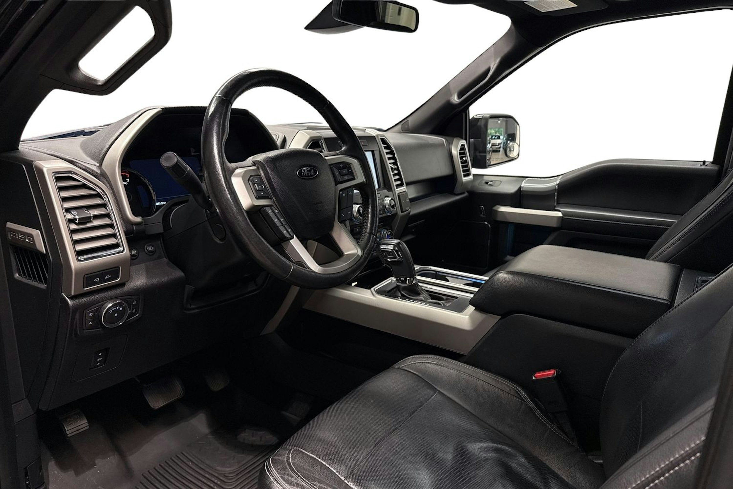 musta Ford F150 2015 kuva 6.