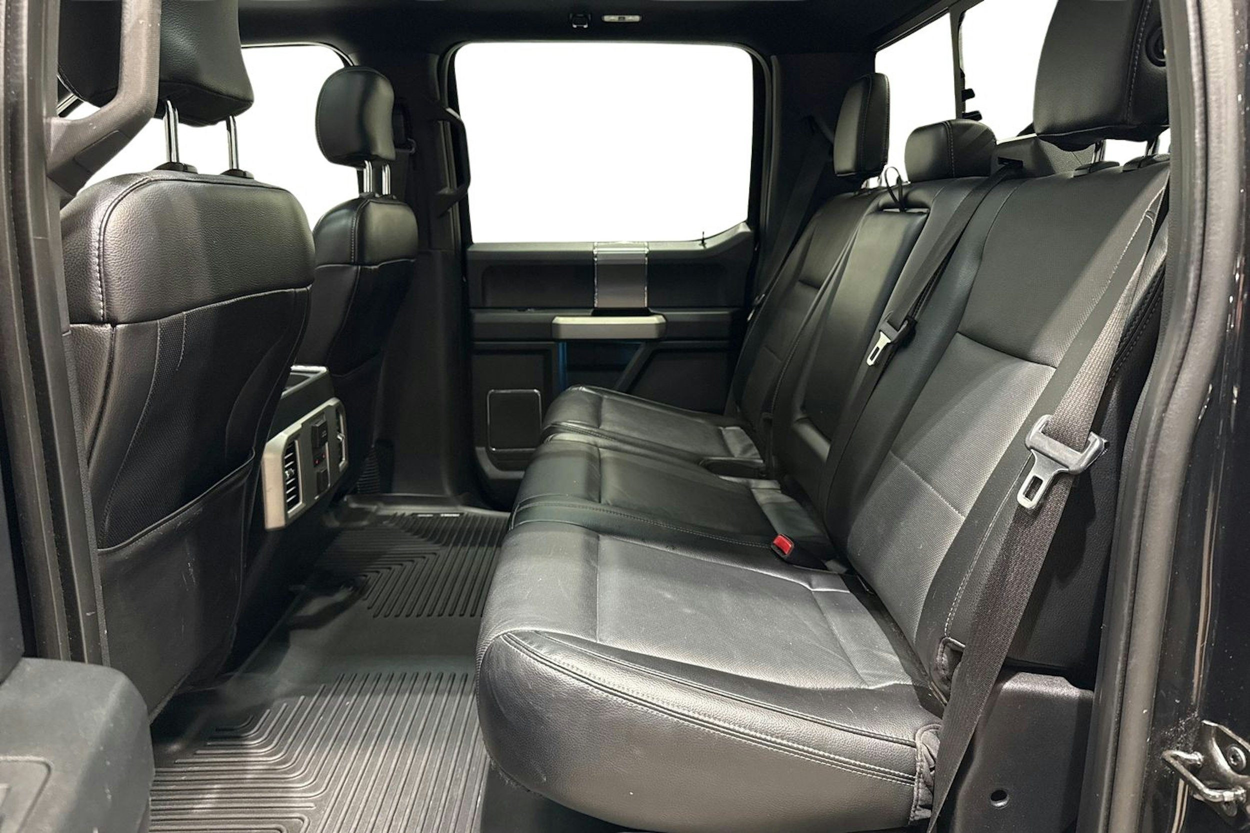 musta Ford F150 2015 kuva 8.