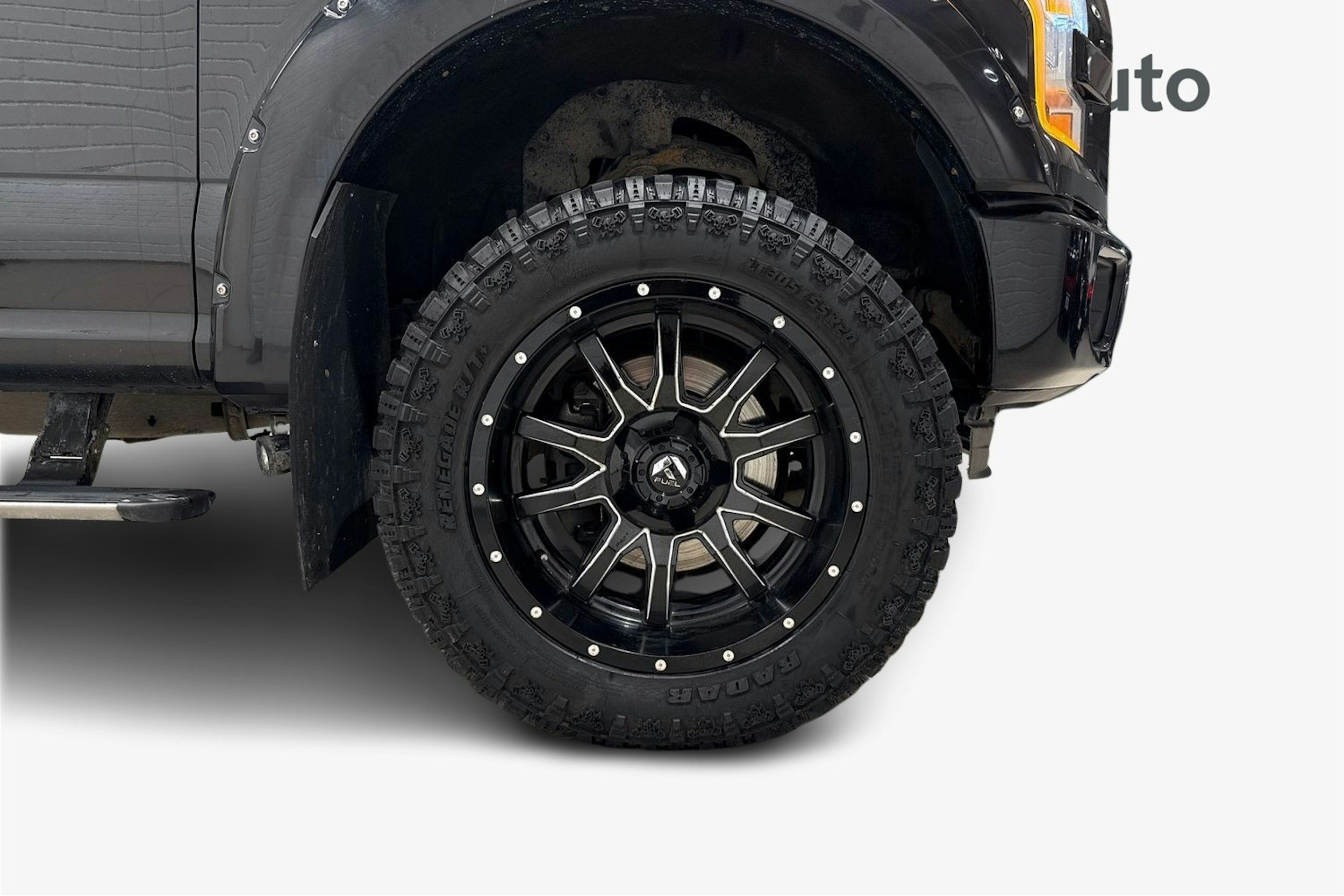 musta Ford F150 2015 kuva 9.
