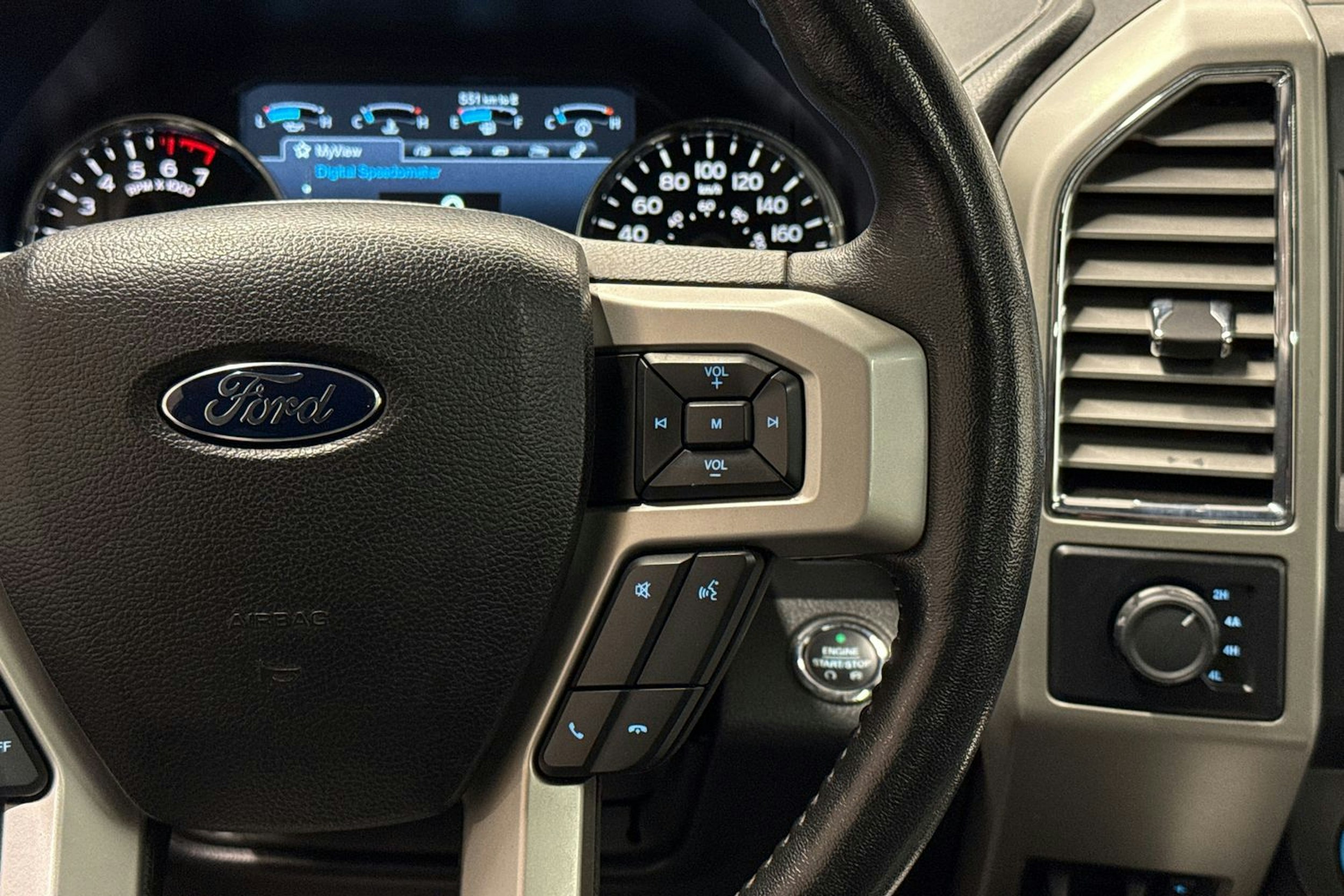 musta Ford F150 2015 kuva 12.
