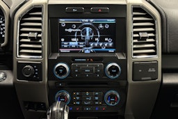musta Ford F150 2015 kuva 13.