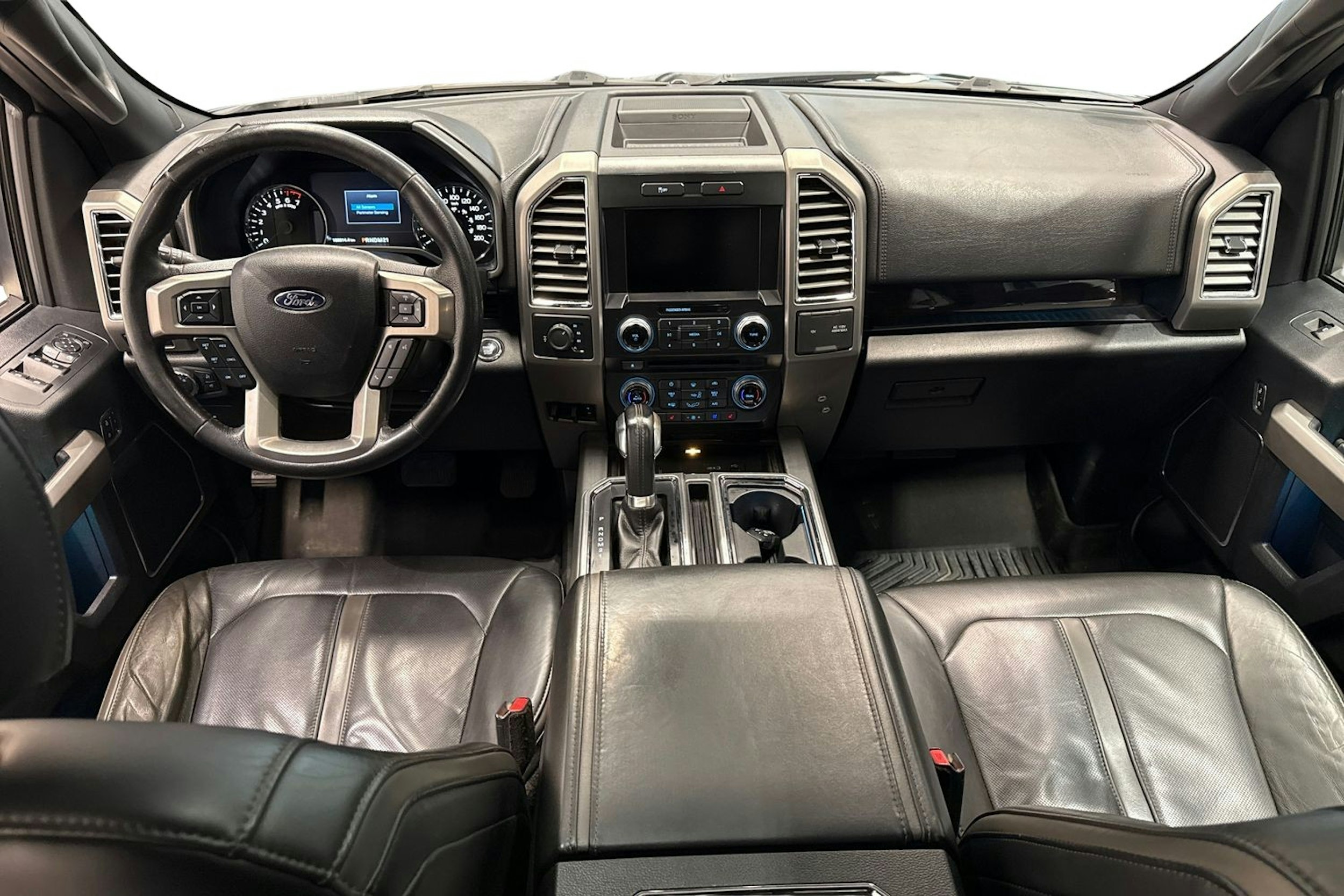 valkoinen Ford F150 2015 kuva 10.