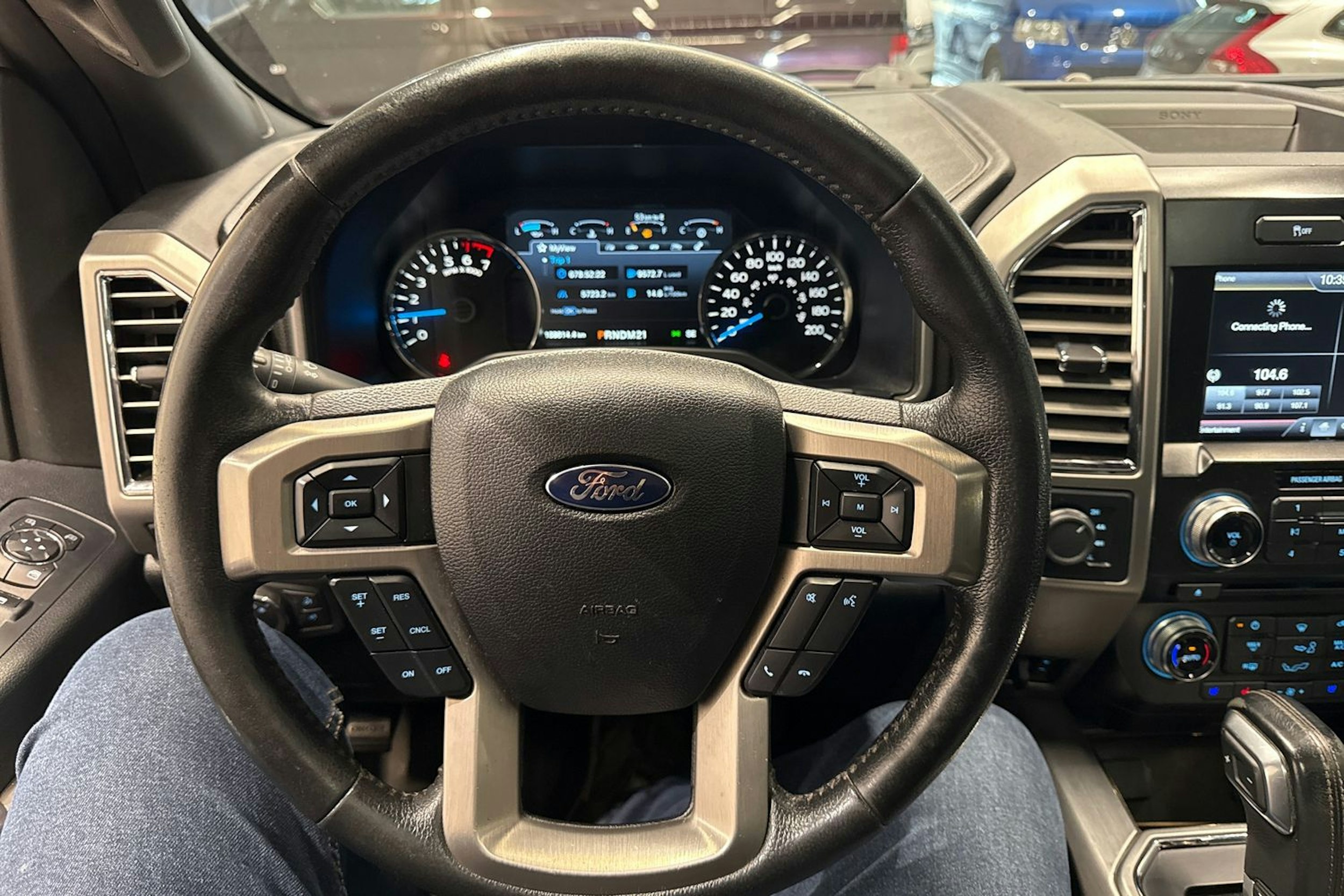 valkoinen Ford F150 2015 kuva 16.