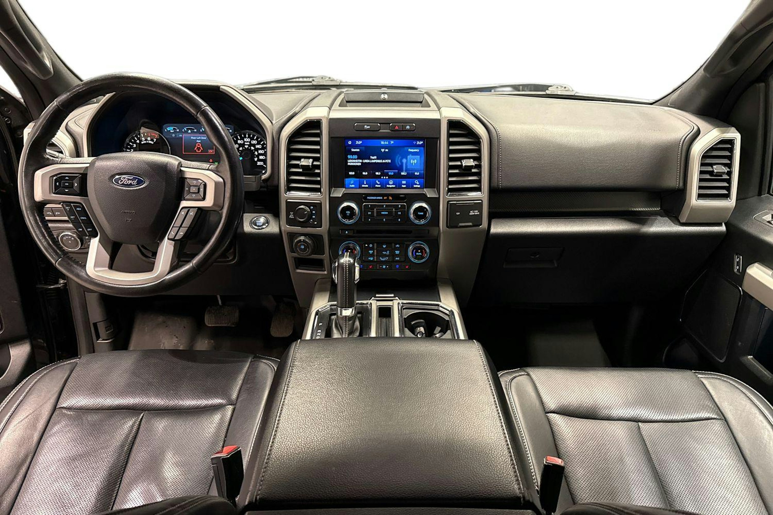 Musta Ford F150 2018 kuva 9.