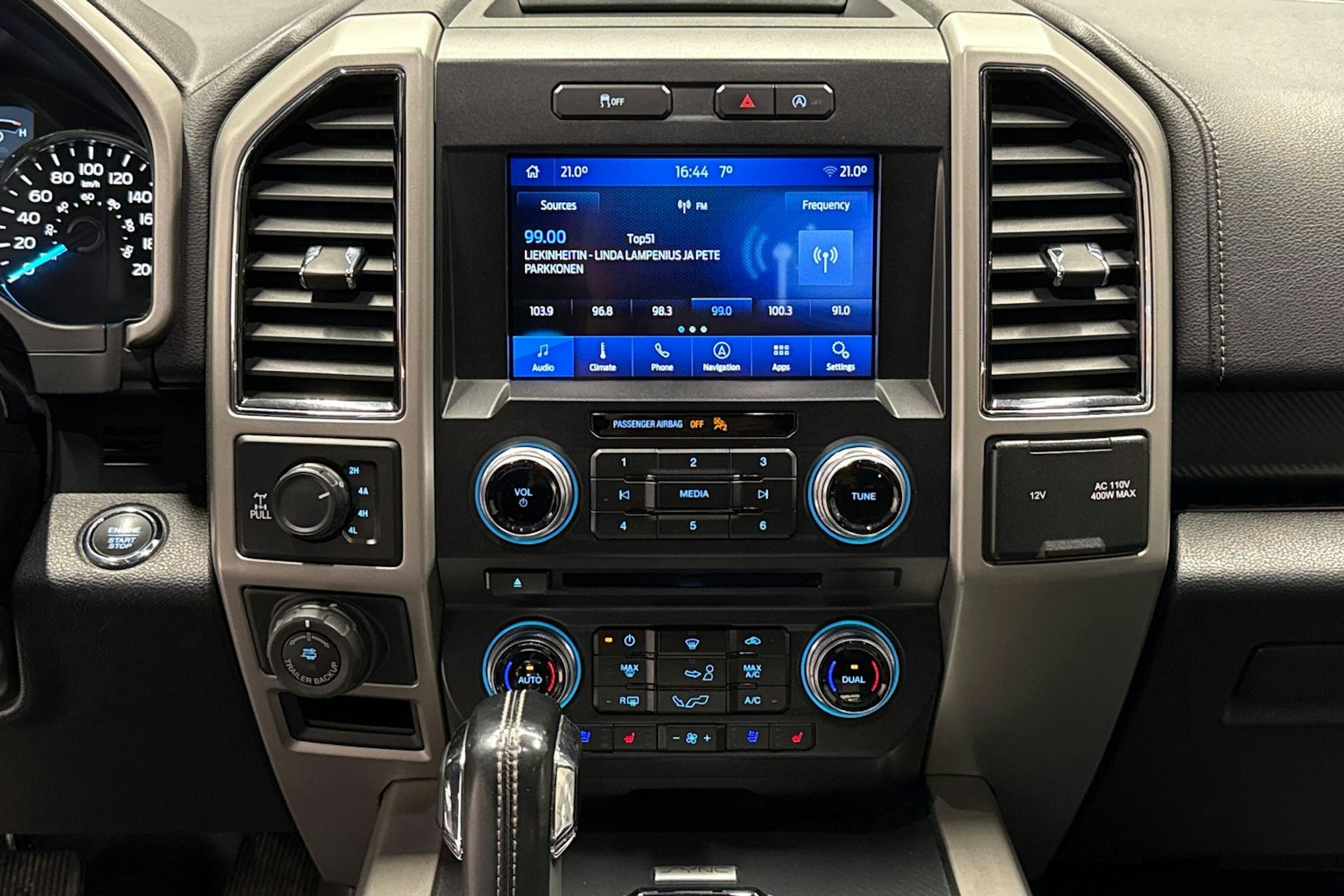 Musta Ford F150 2018 kuva 15.