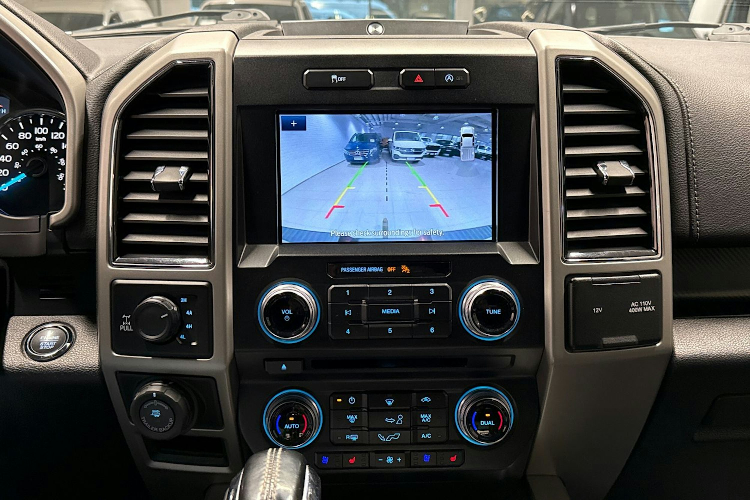 Musta Ford F150 2018 kuva 23.