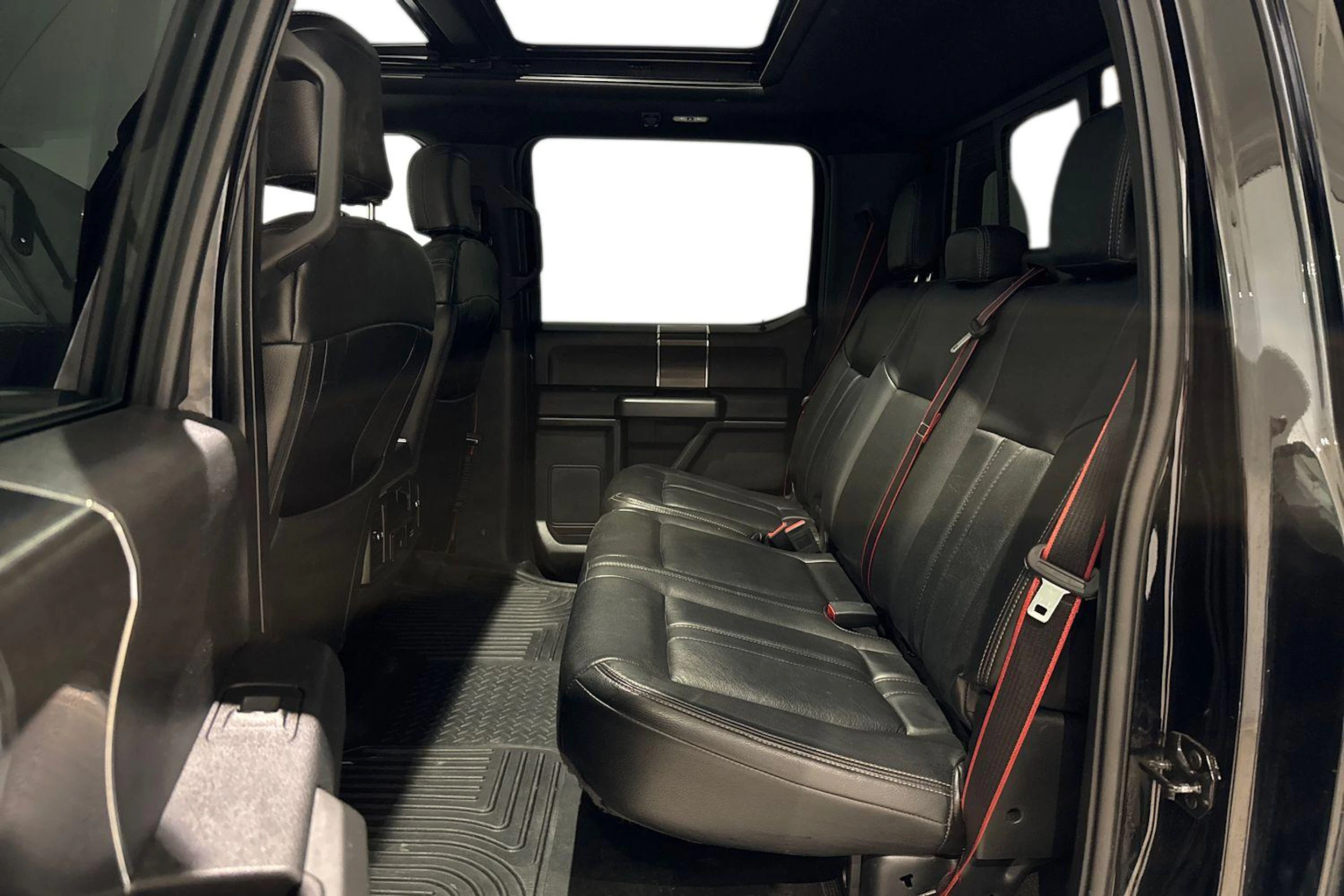 musta Ford F150 2018 kuva 11.