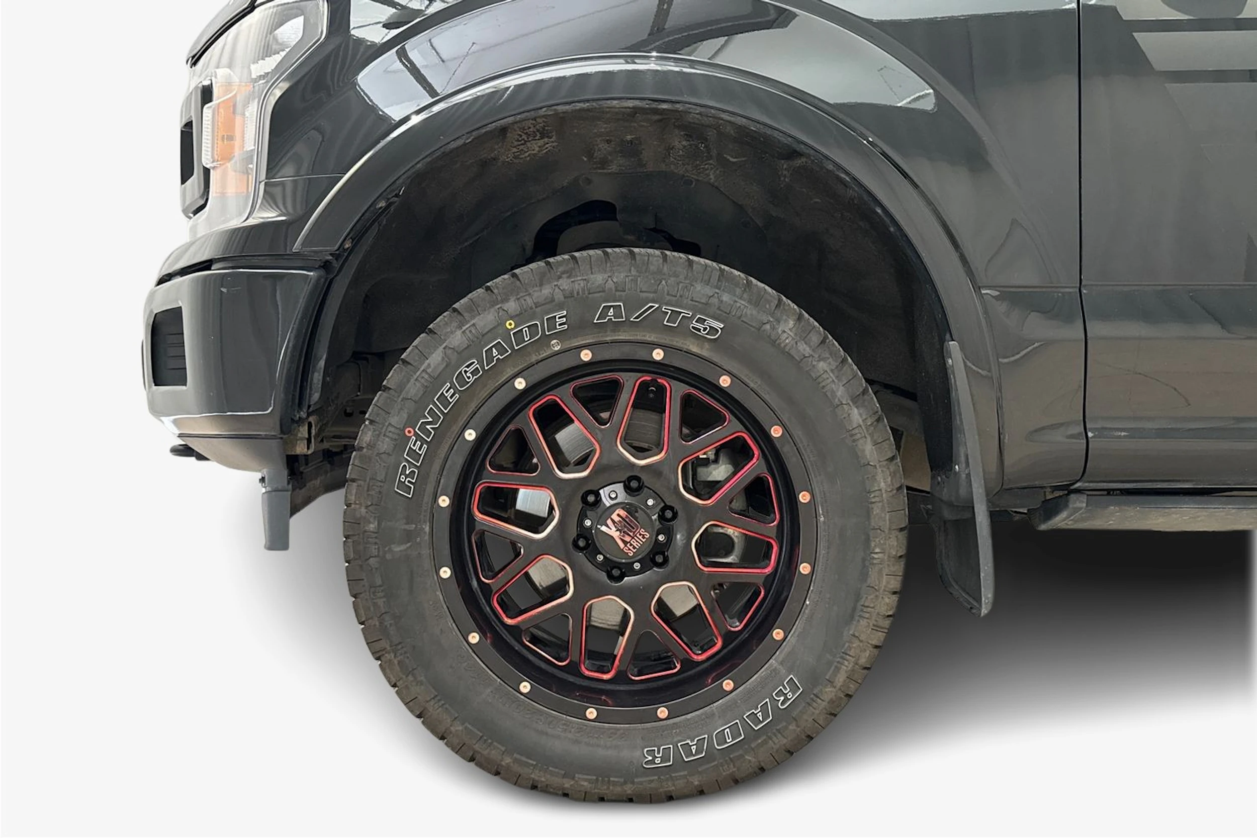 musta Ford F150 2018 kuva 12.