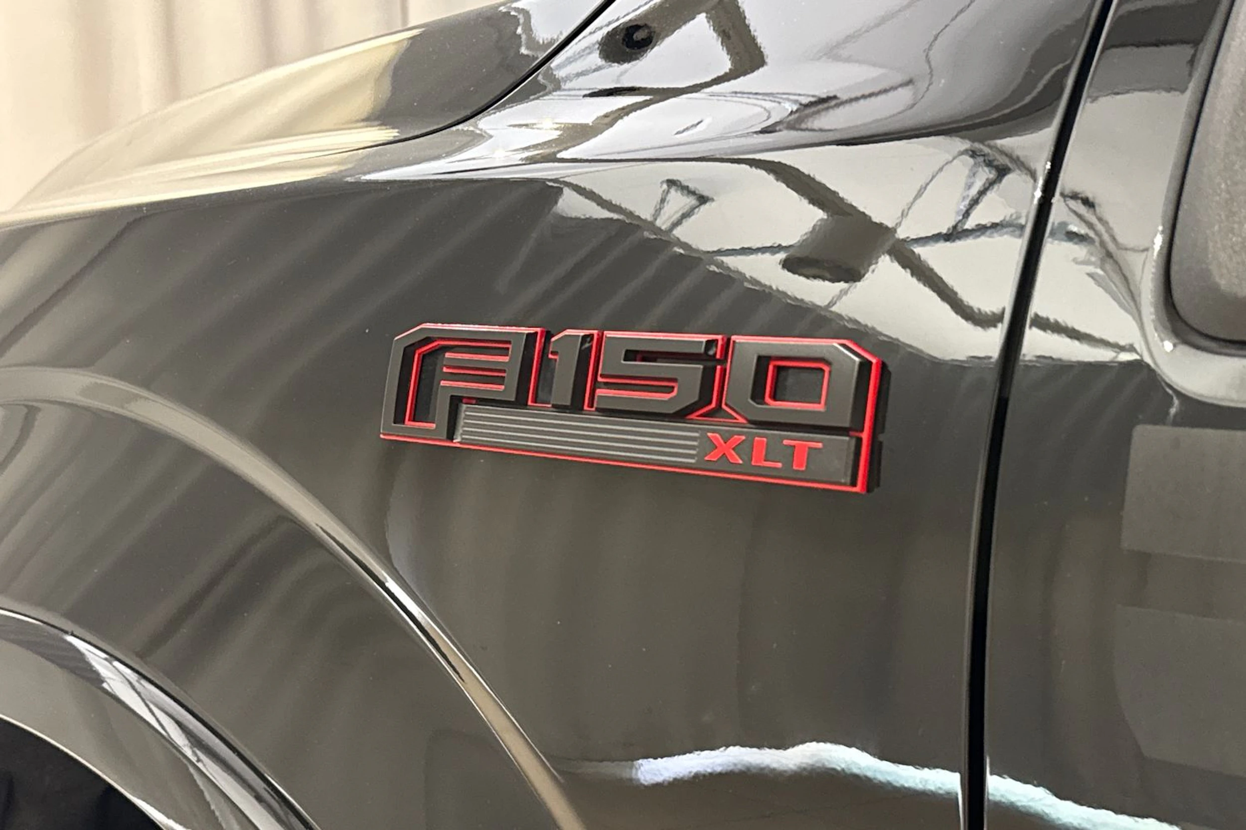 musta Ford F150 2018 kuva 22.
