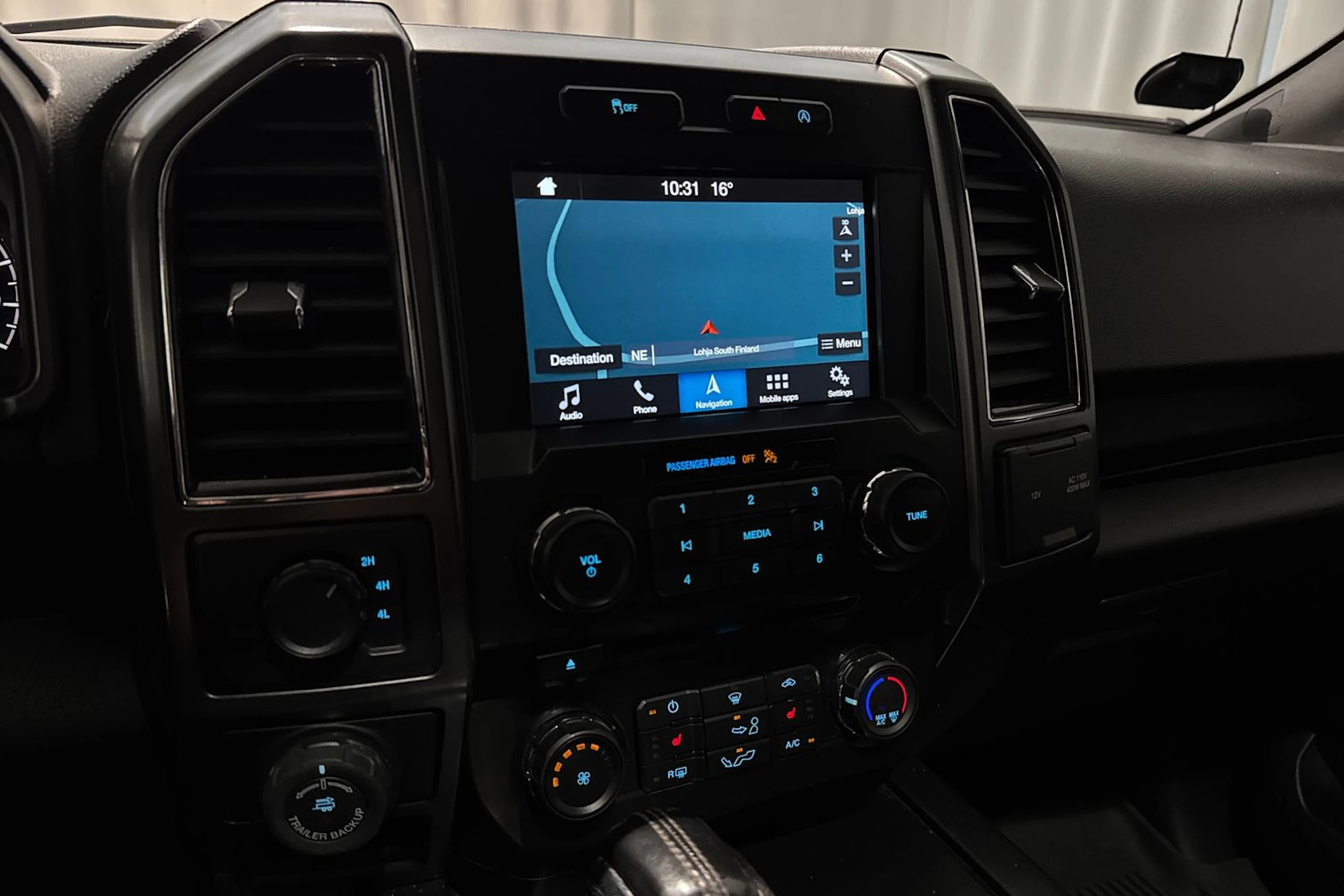 musta Ford F150 2018 kuva 27.