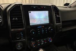 musta Ford F150 2018 kuva 28.