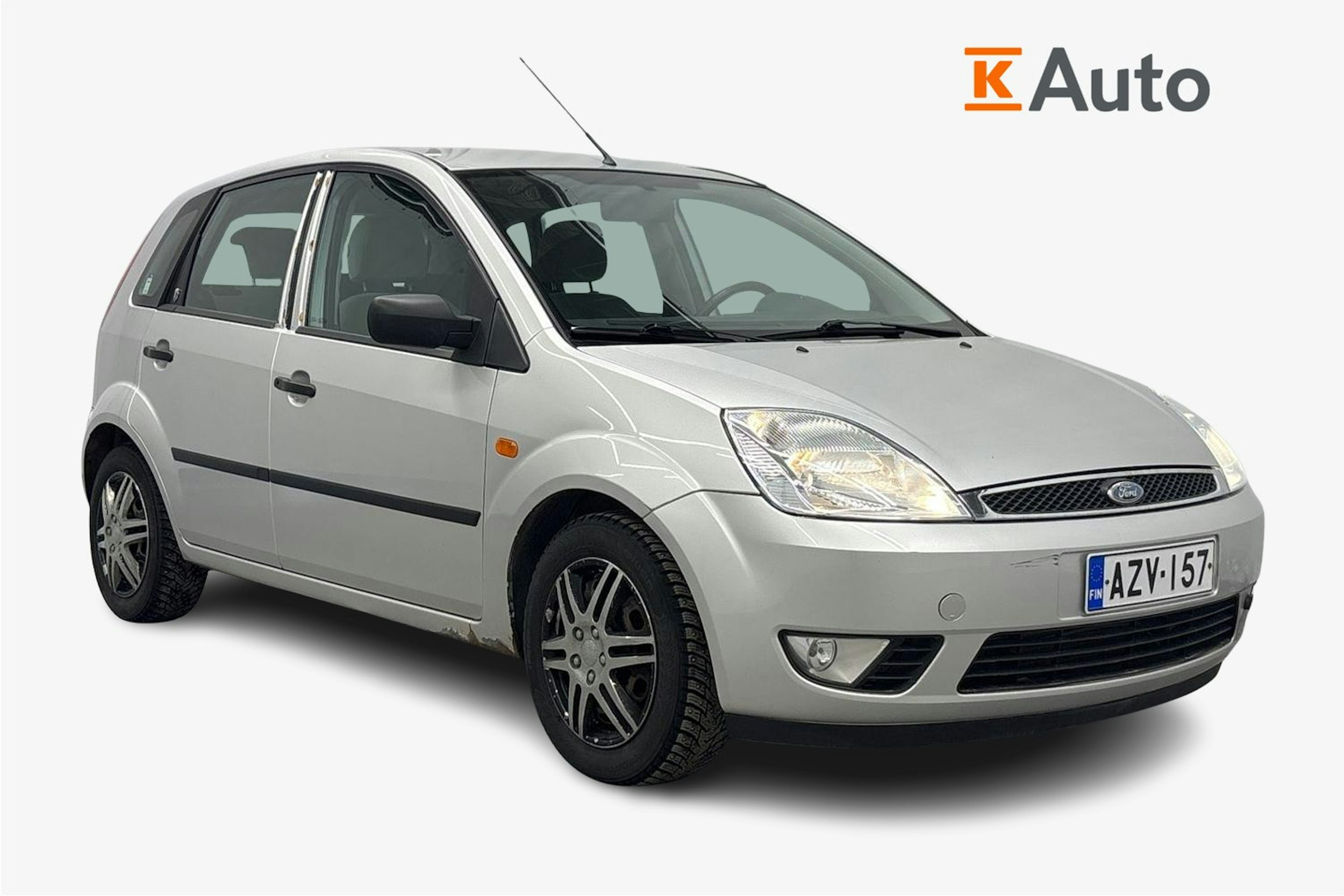 harmaa Ford Fiesta 2003 kuva 1.