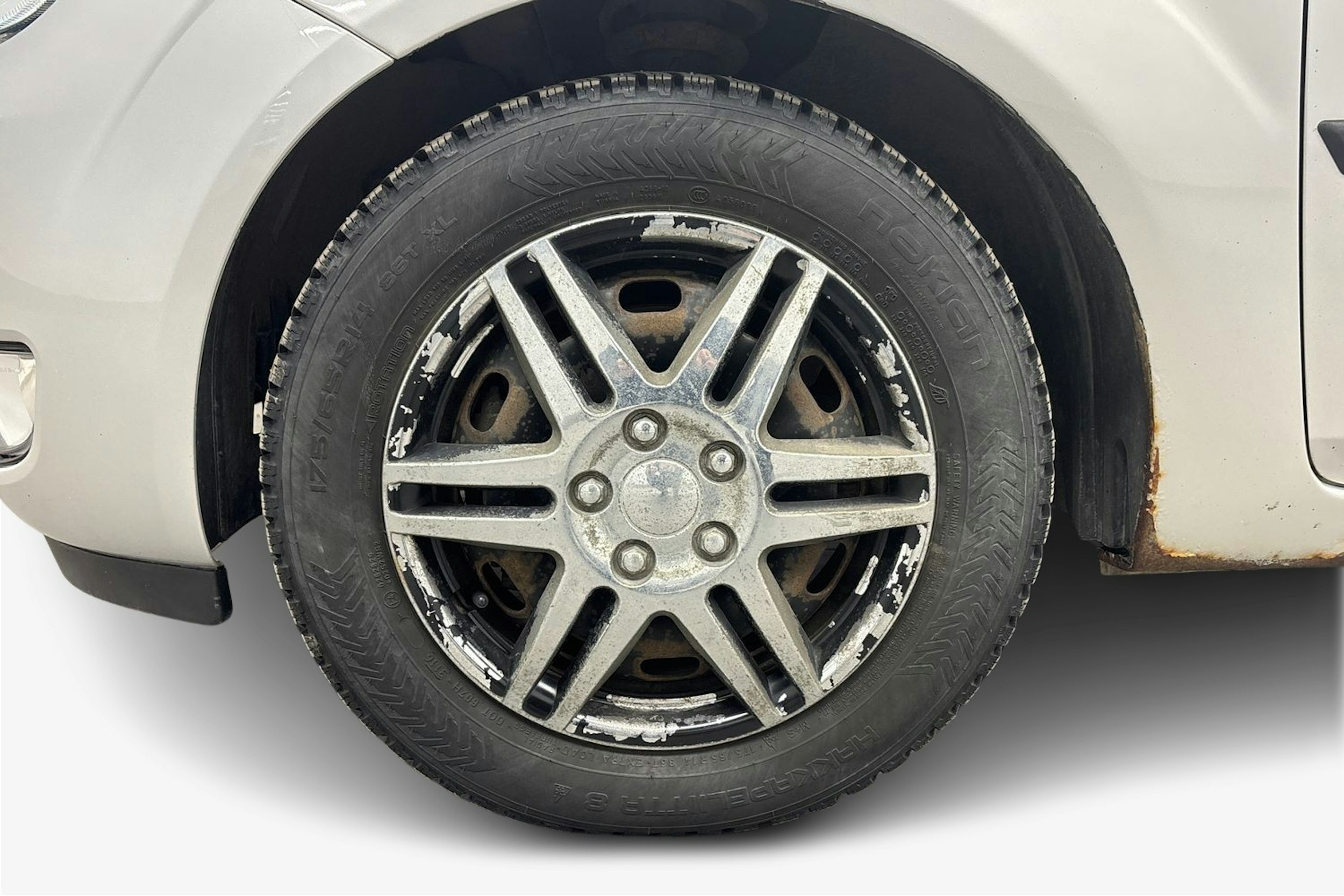 harmaa Ford Fiesta 2003 kuva 9.