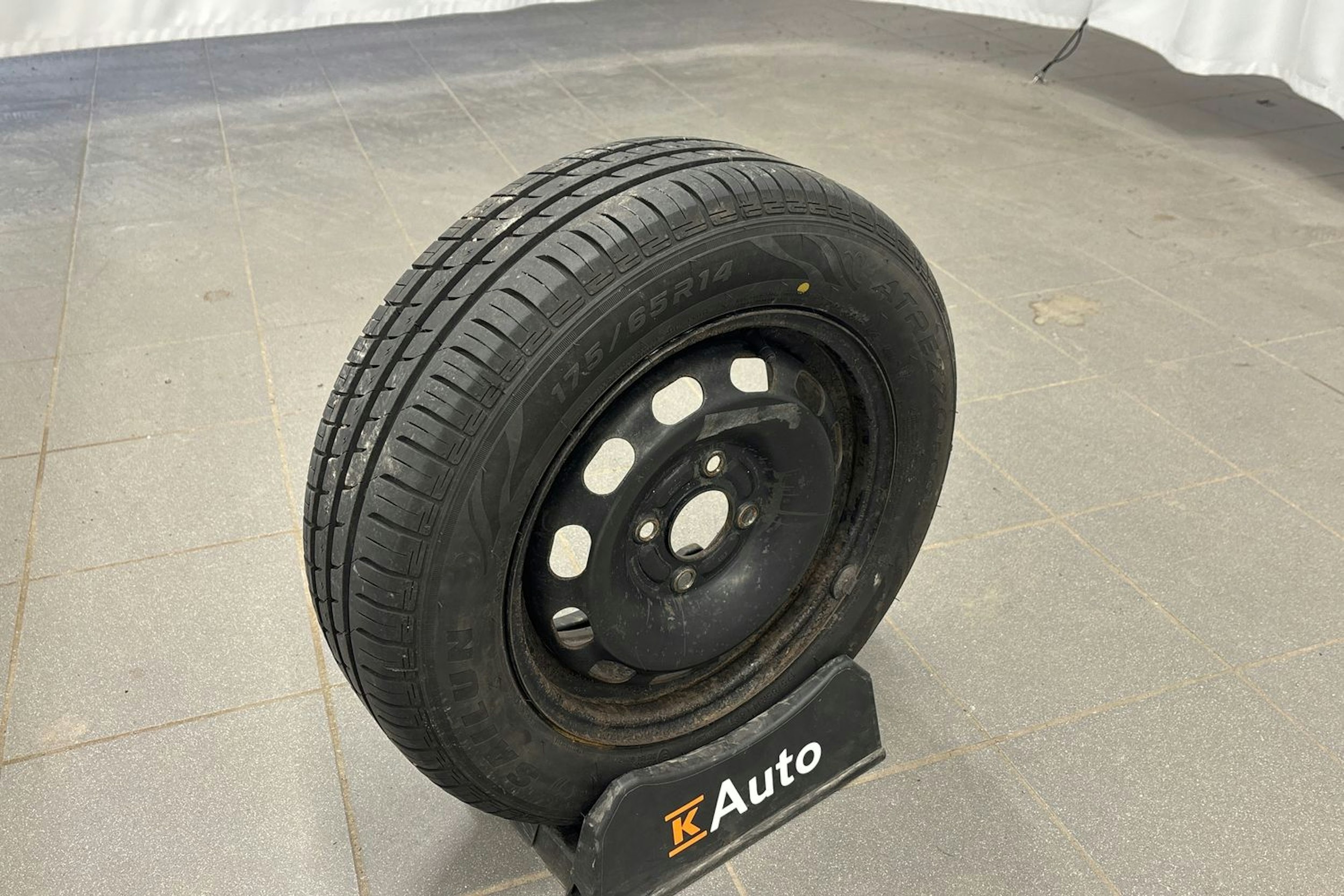 harmaa Ford Fiesta 2003 kuva 12.