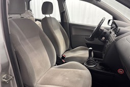 harmaa Ford Fiesta 2003 kuva 14.