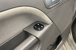 harmaa Ford Fiesta 2003 kuva 15.