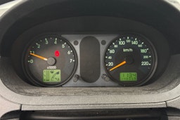 harmaa Ford Fiesta 2003 kuva 20.