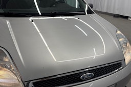 harmaa Ford Fiesta 2003 kuva 31.