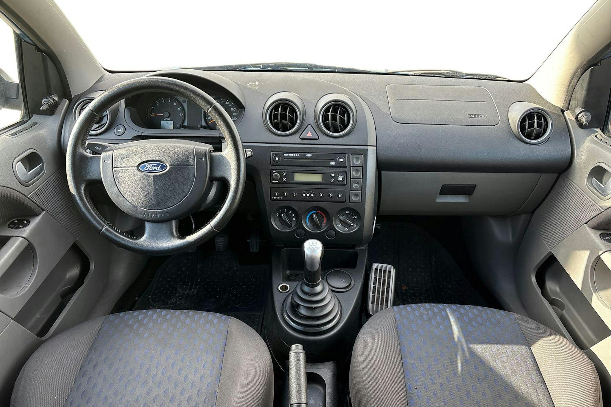 Sininen Ford FIESTA 2003 kuva 7.