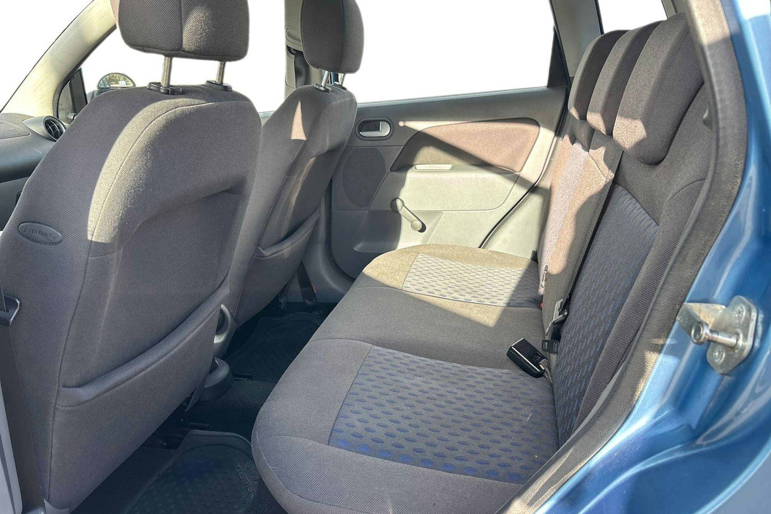 Sininen Ford FIESTA 2003 kuva 8.