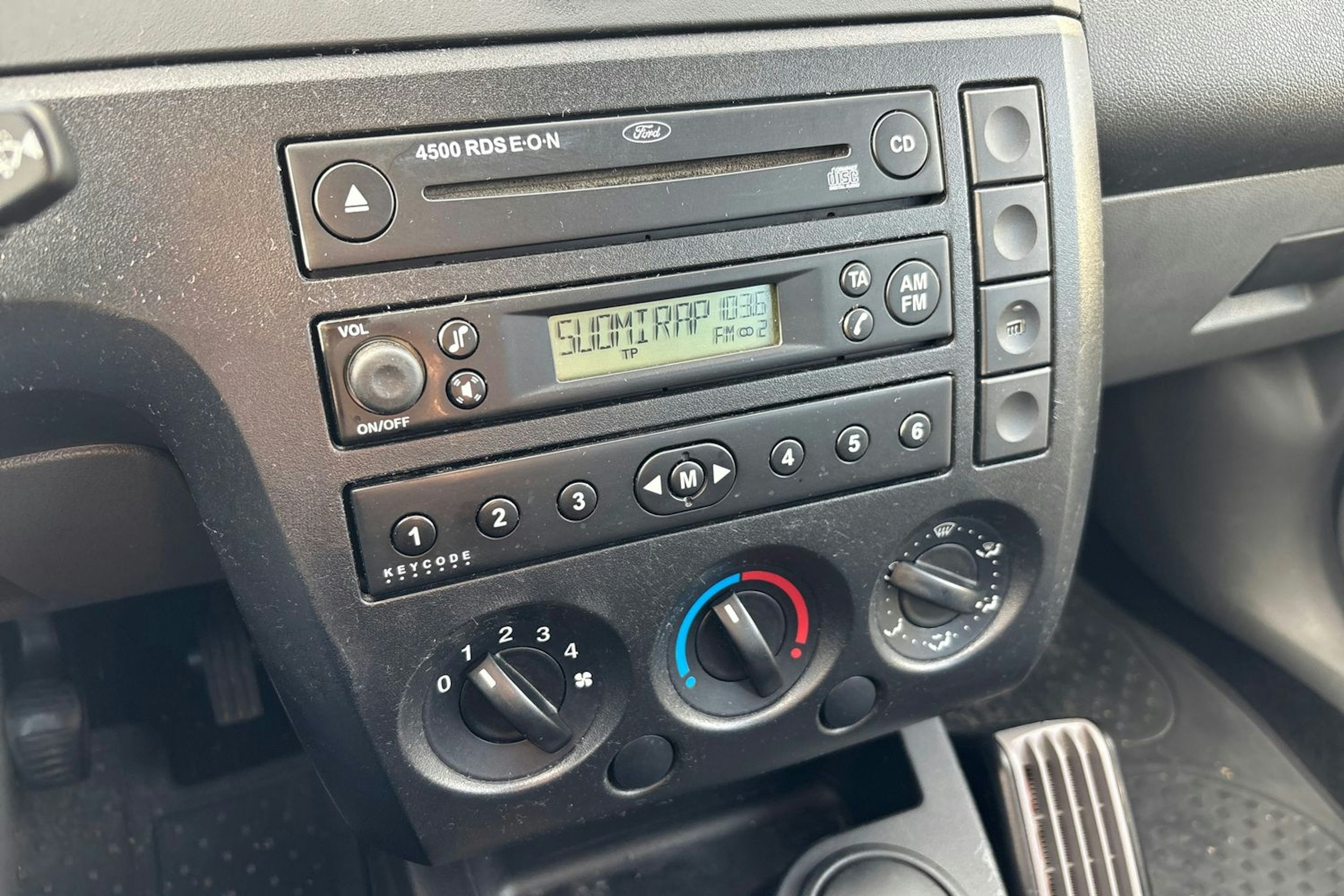 Sininen Ford FIESTA 2003 kuva 13.