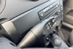 Sininen Ford FIESTA 2003 kuva 29.