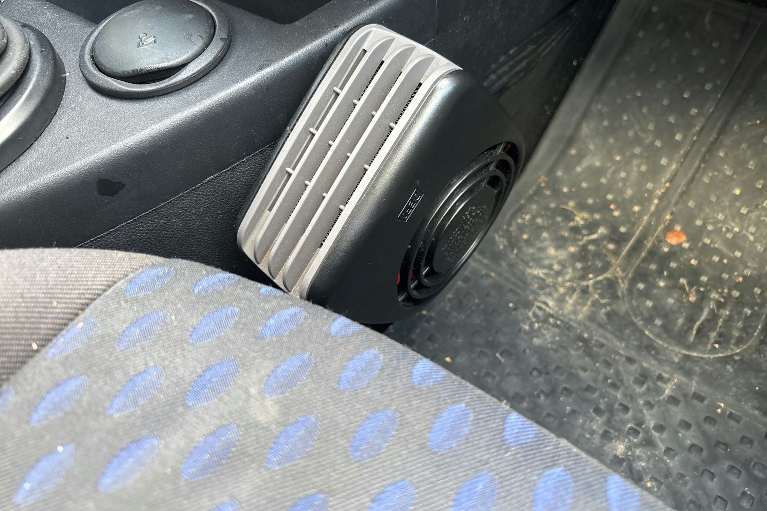 Sininen Ford FIESTA 2003 kuva 32.