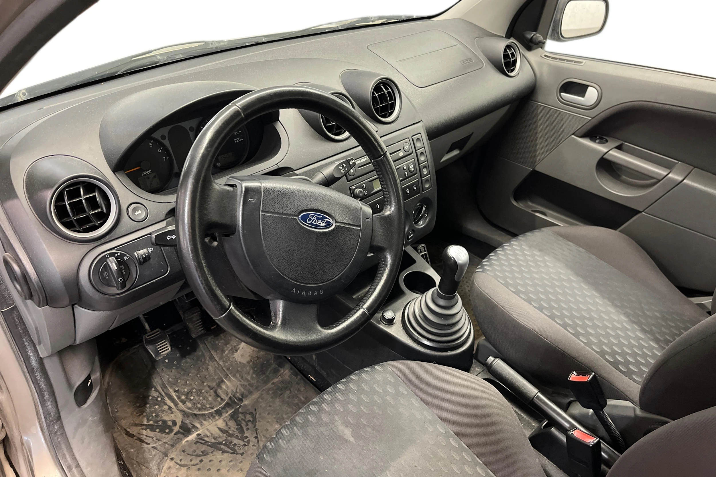 ruskea (beige) Ford Fiesta 2003 kuva 6.