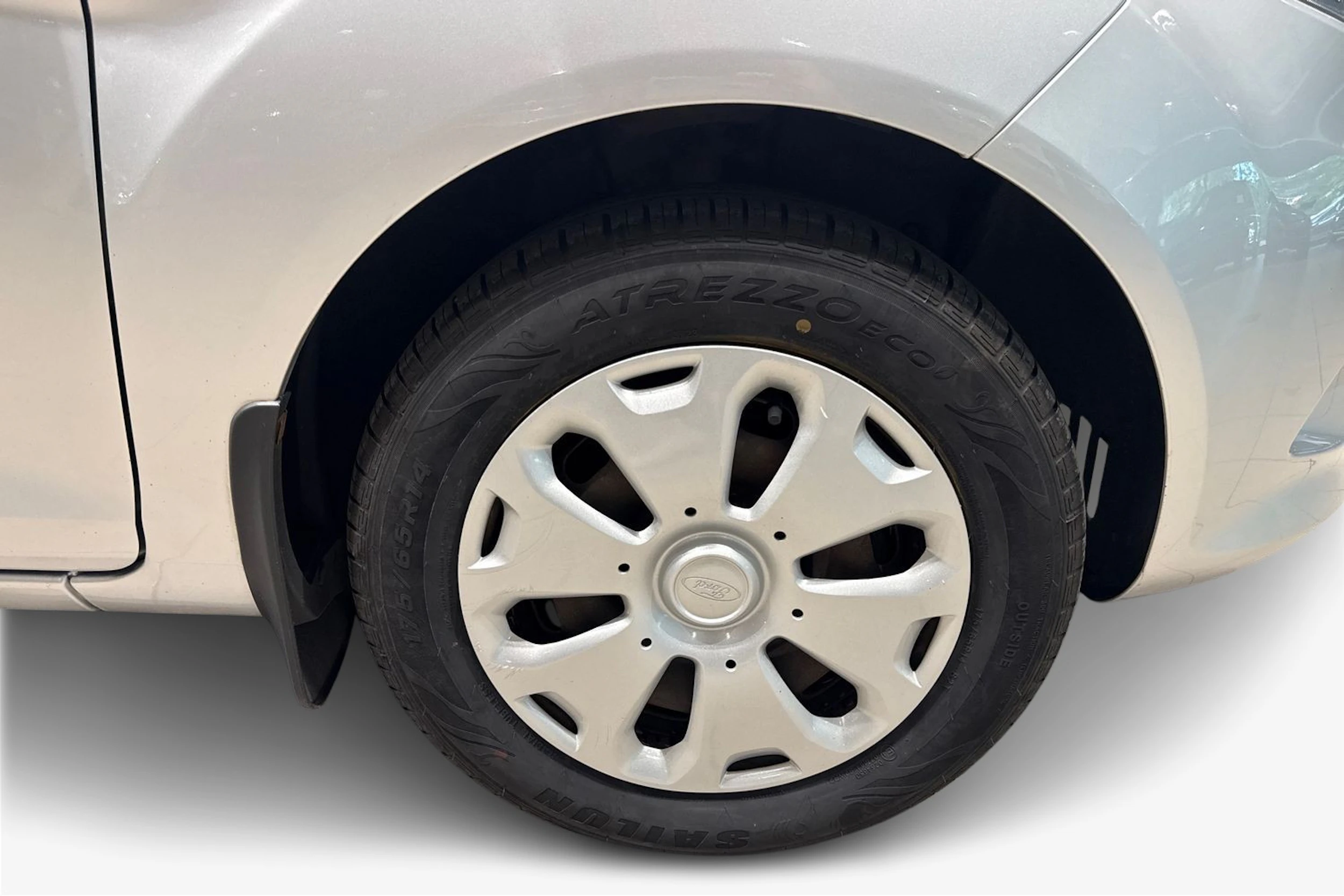 harmaa Ford Fiesta 2009 kuva 12.