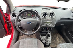 punainen Ford Fiesta 2009 kuva 9.