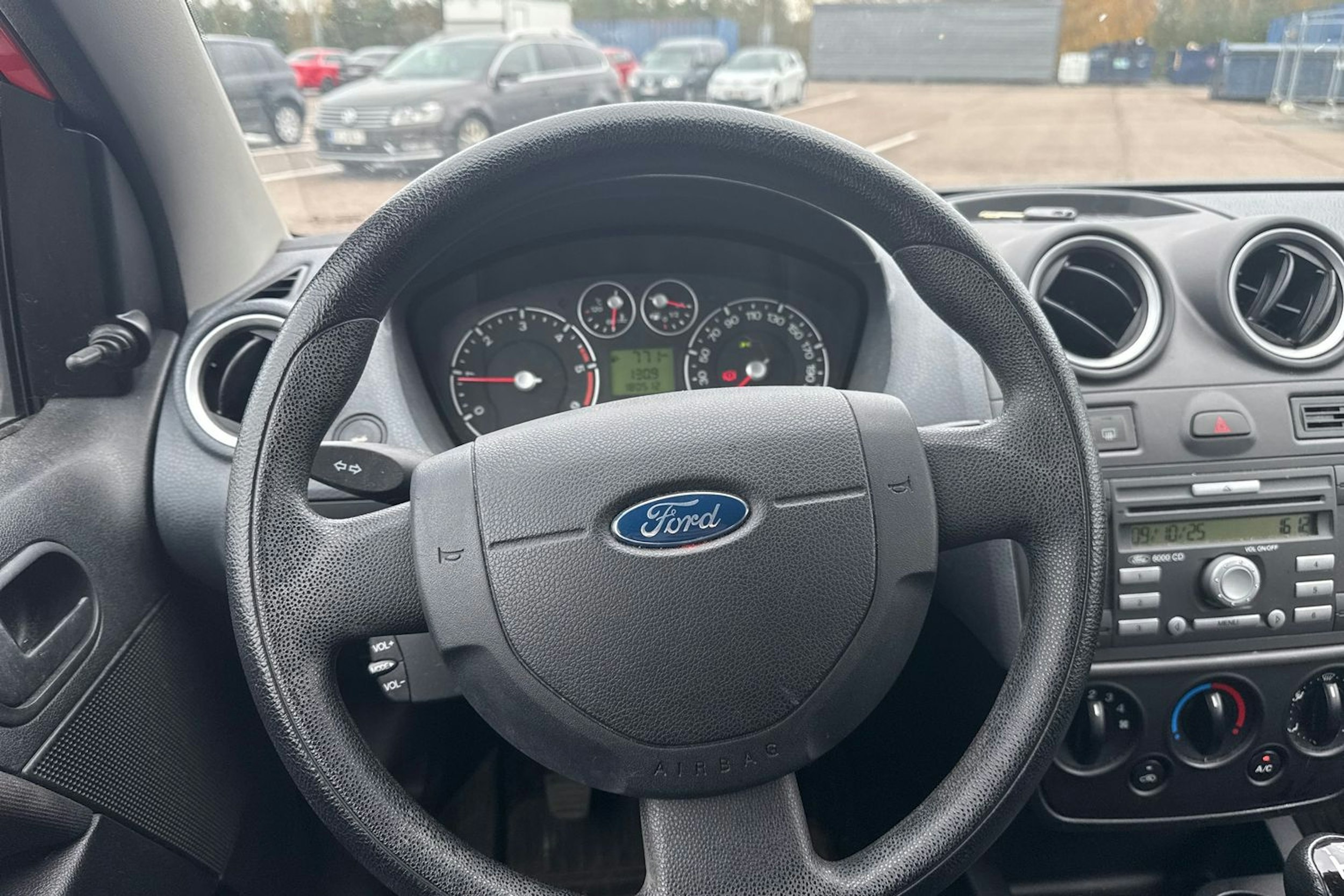 punainen Ford Fiesta 2009 kuva 14.