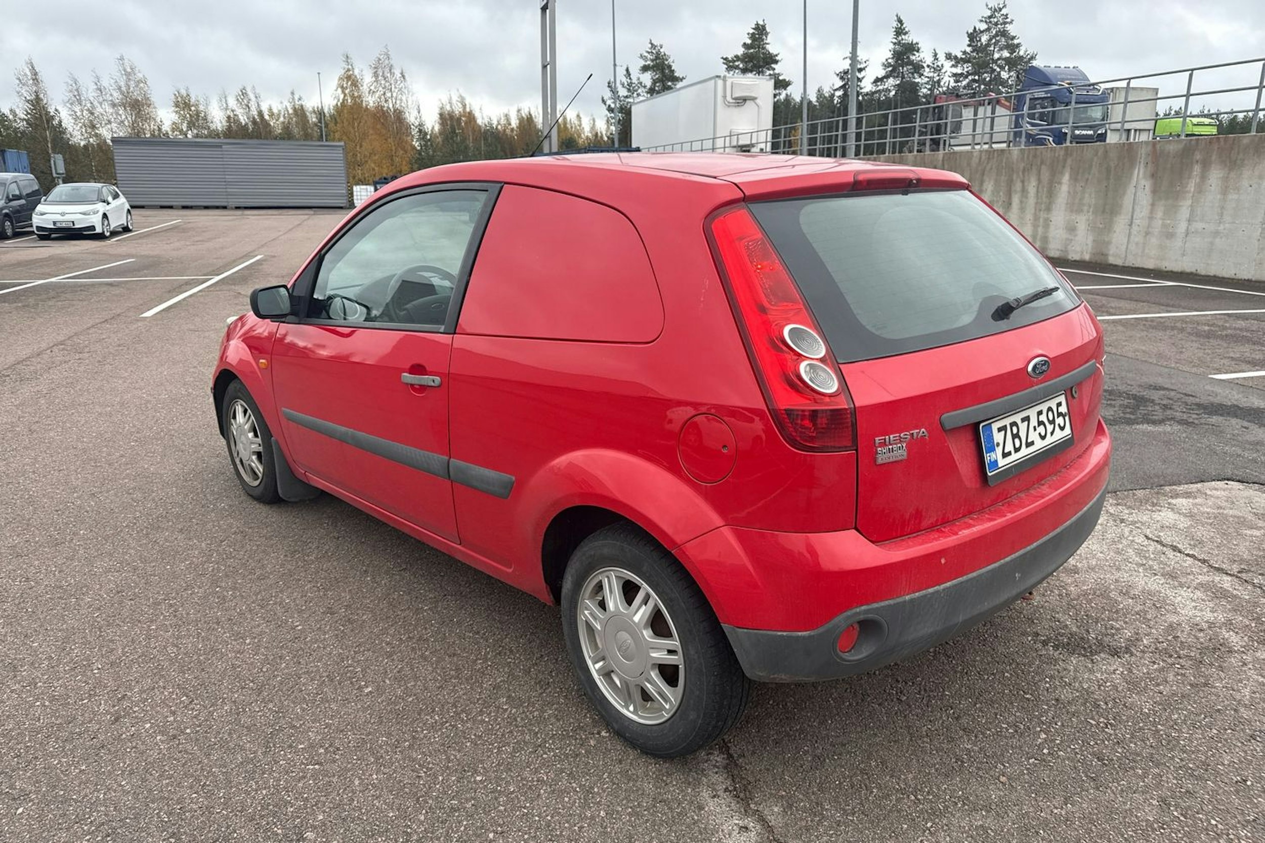 punainen Ford Fiesta 2009 kuva 18.