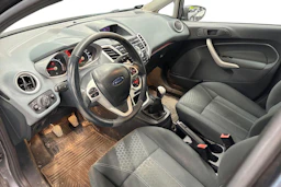 harmaa Ford Fiesta 2010 kuva 3.