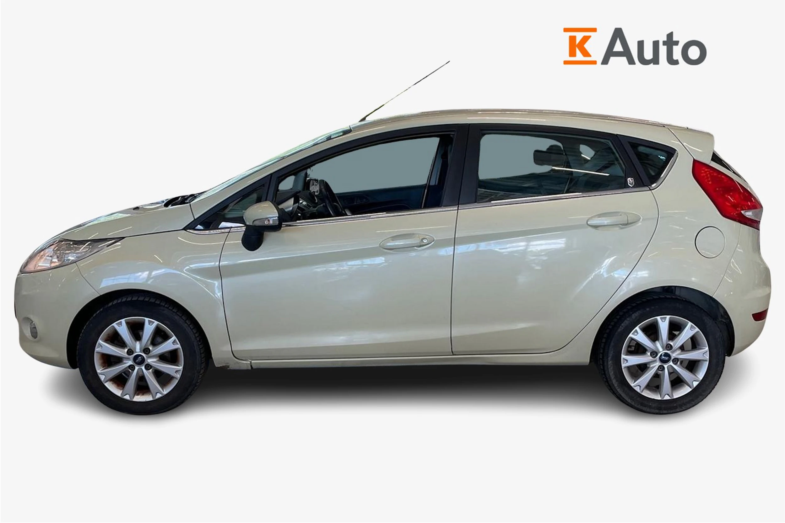 vihreä Ford Fiesta 2010 kuva 5.