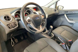 vihreä Ford Fiesta 2010 kuva 6.
