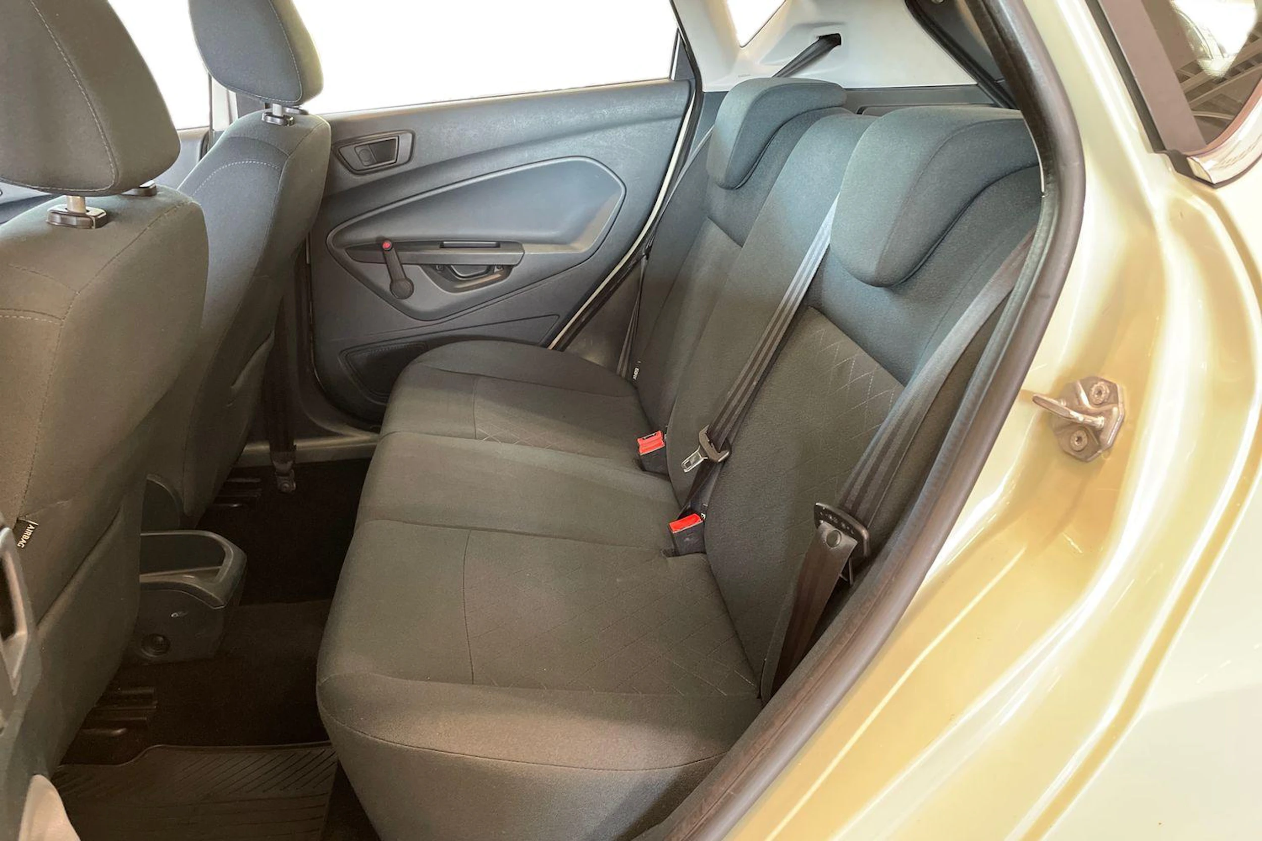 vihreä Ford Fiesta 2010 kuva 8.
