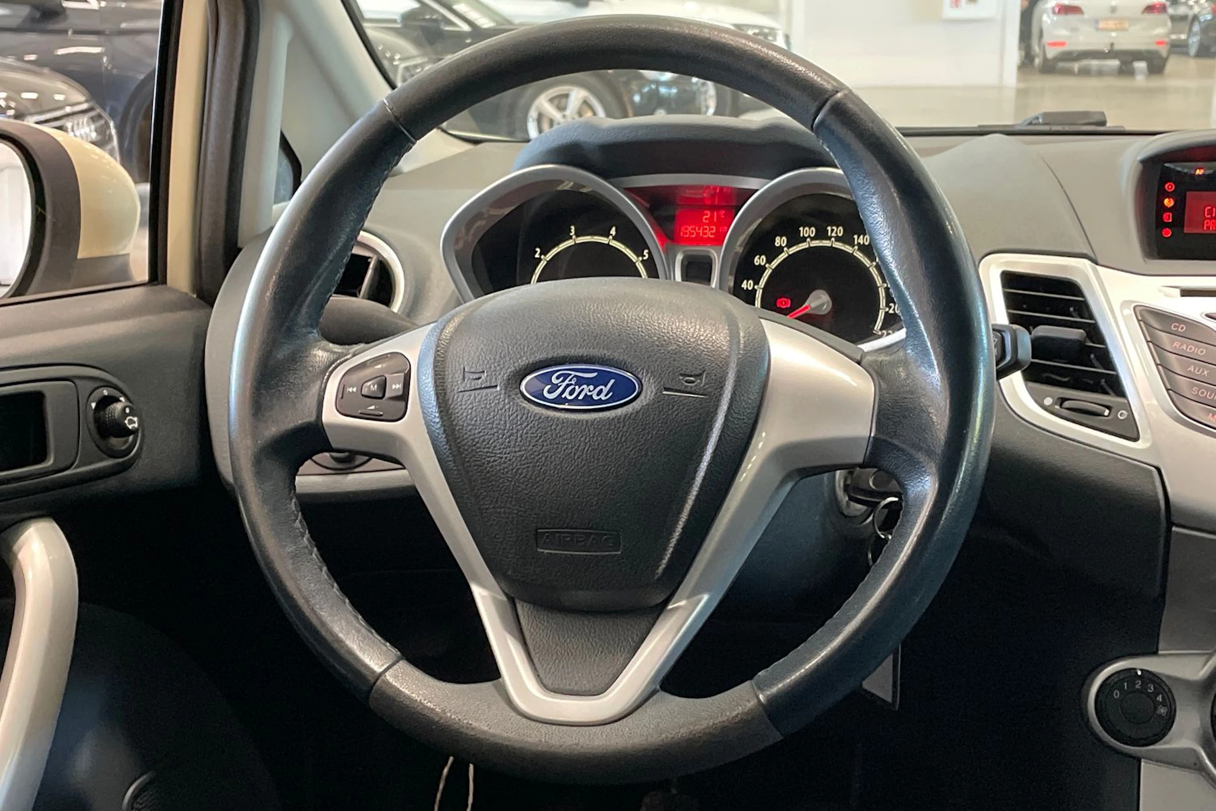 vihreä Ford Fiesta 2010 kuva 13.