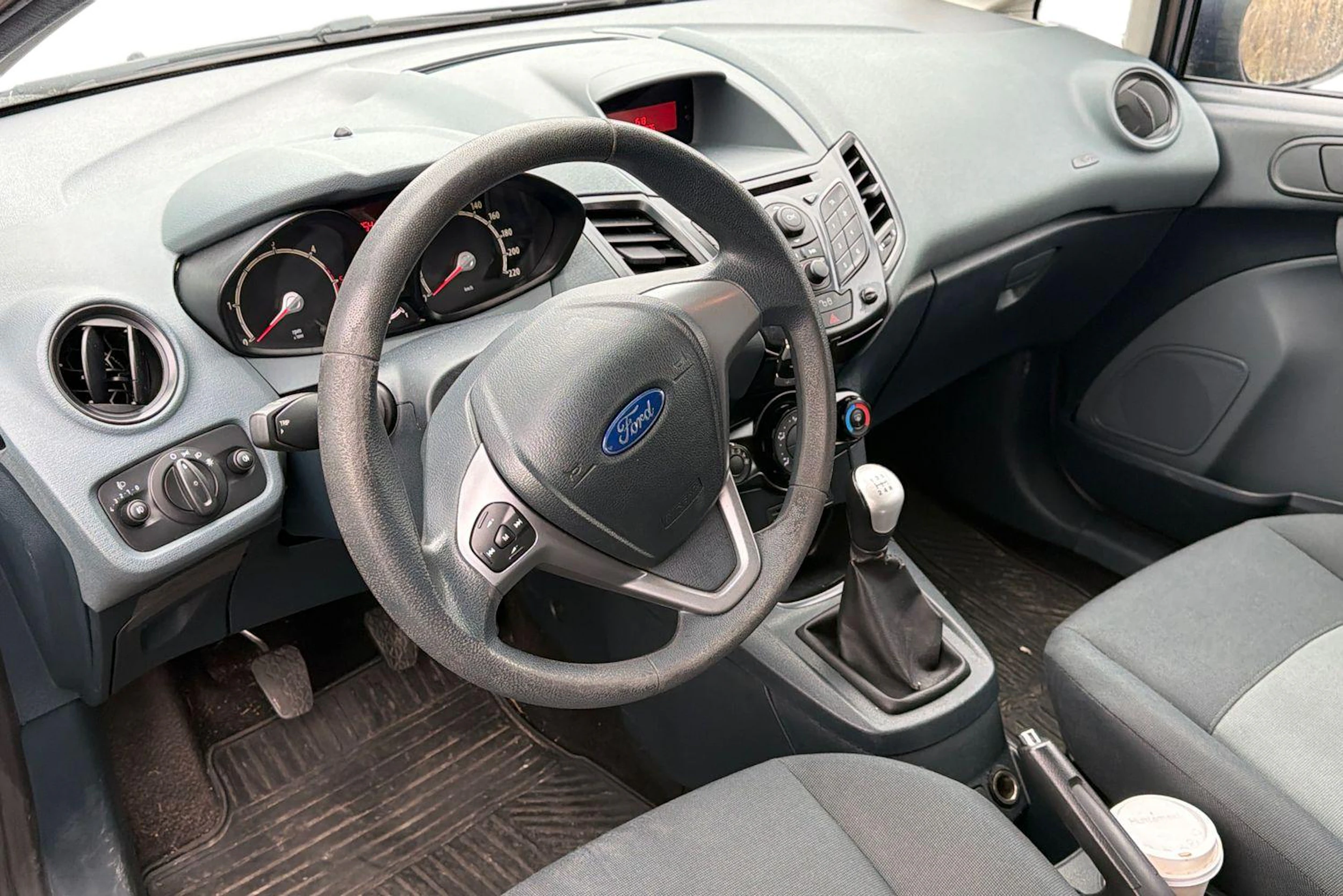 sininen Ford Fiesta 2010 kuva 3.