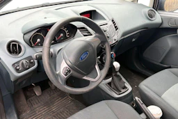 sininen Ford Fiesta 2010 kuva 3.