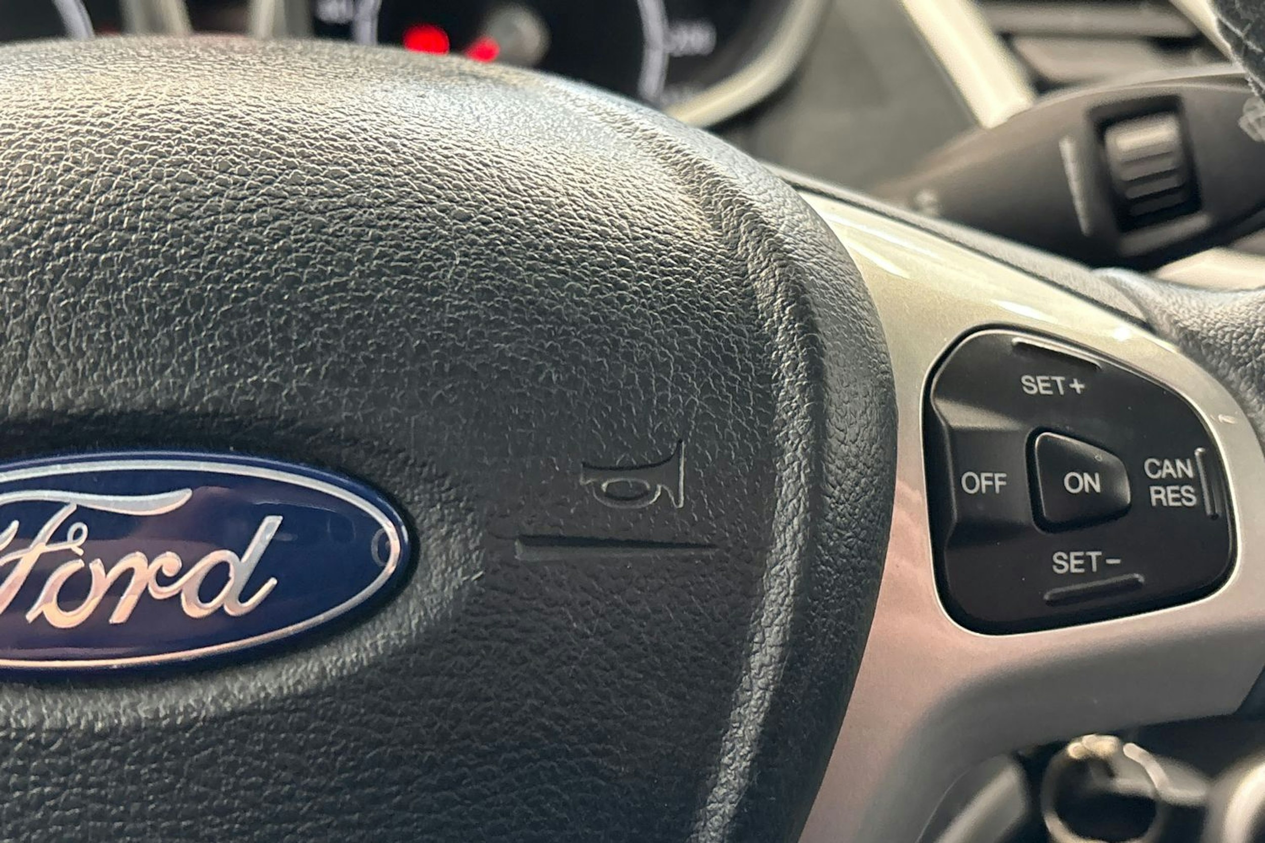 musta Ford Fiesta 2011 kuva 18.