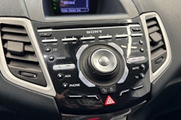 musta Ford Fiesta 2011 kuva 24.