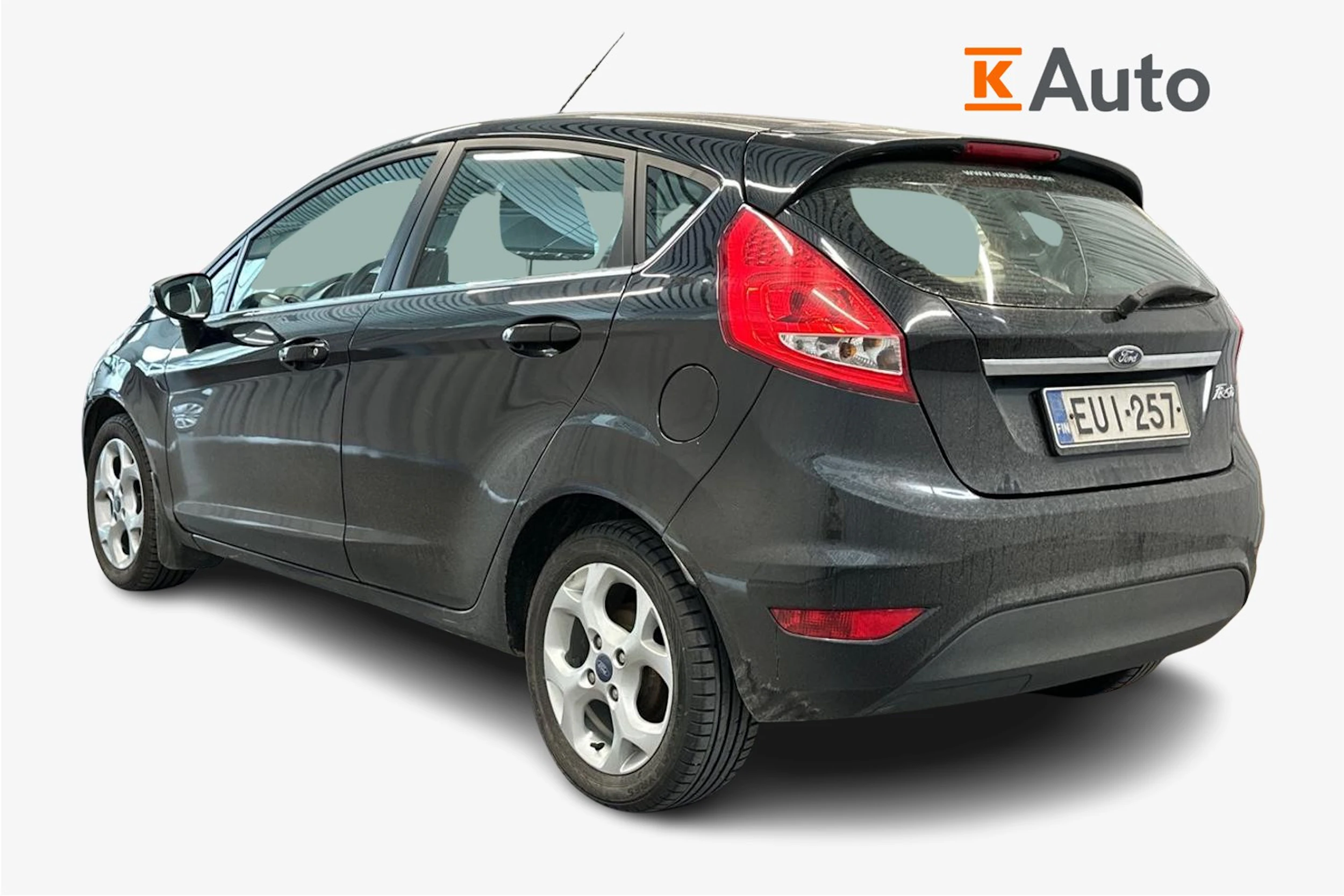 musta Ford Fiesta 2011 kuva 2.
