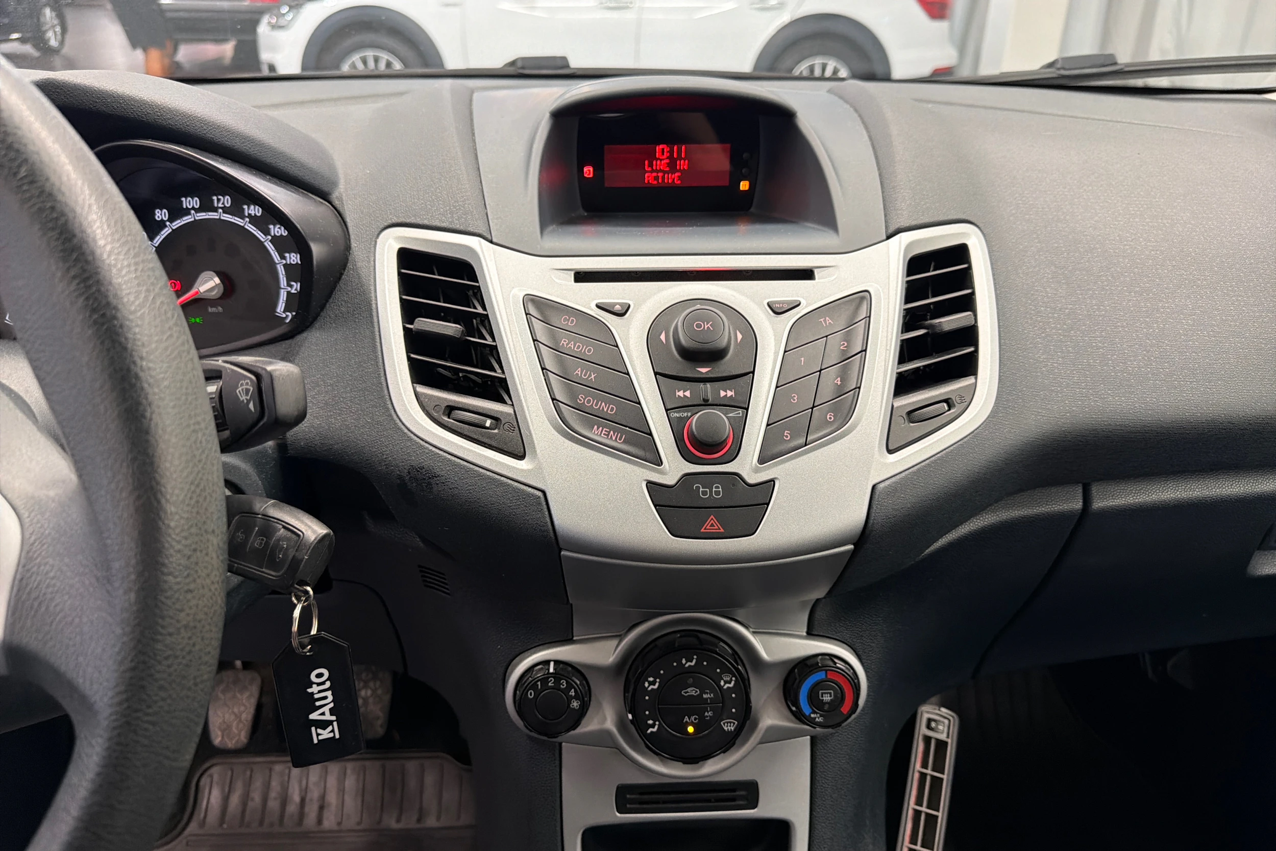 Sininen Ford FIESTA 2011 kuva 12.