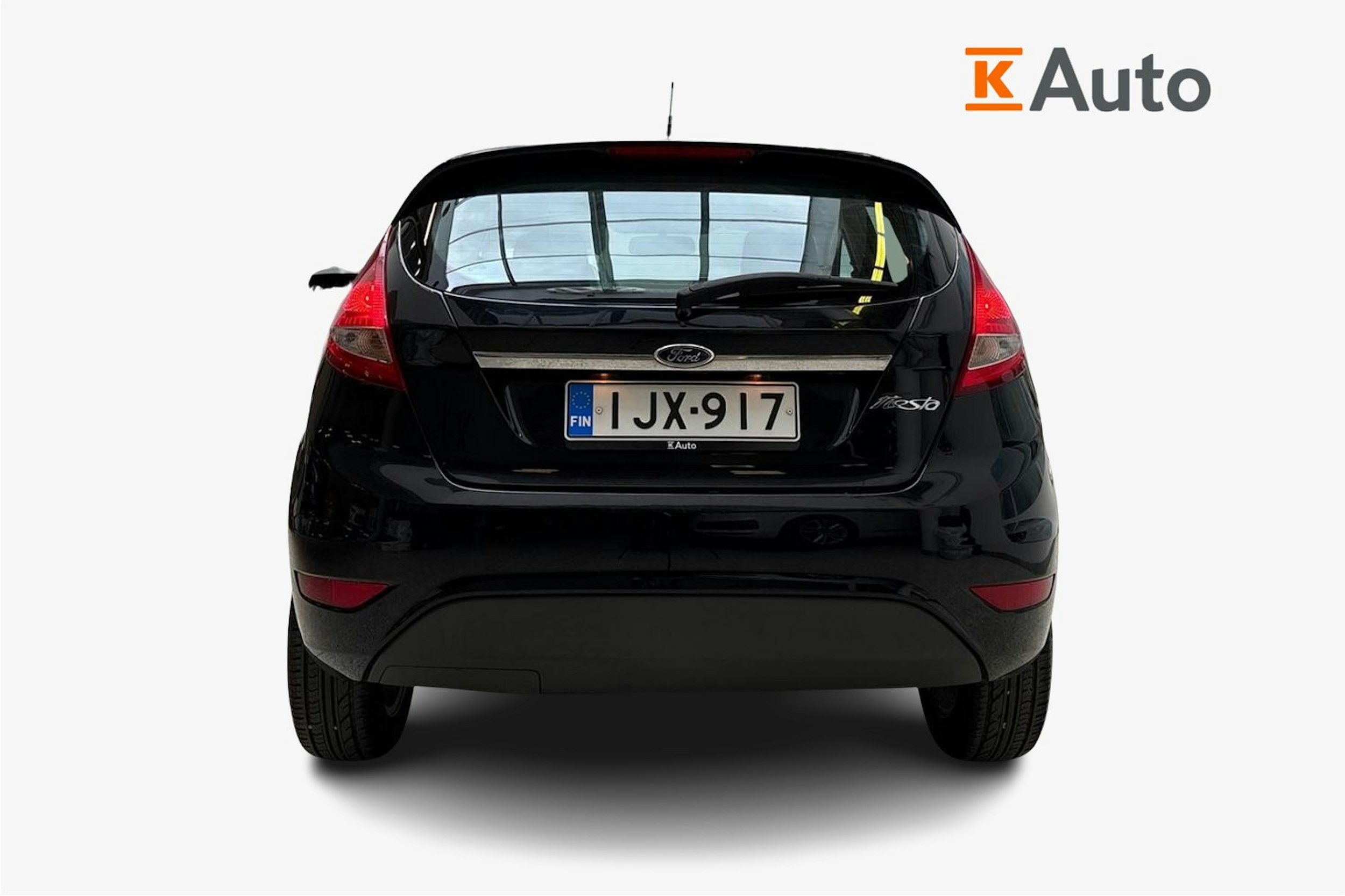 musta Ford Fiesta 2011 kuva 3.