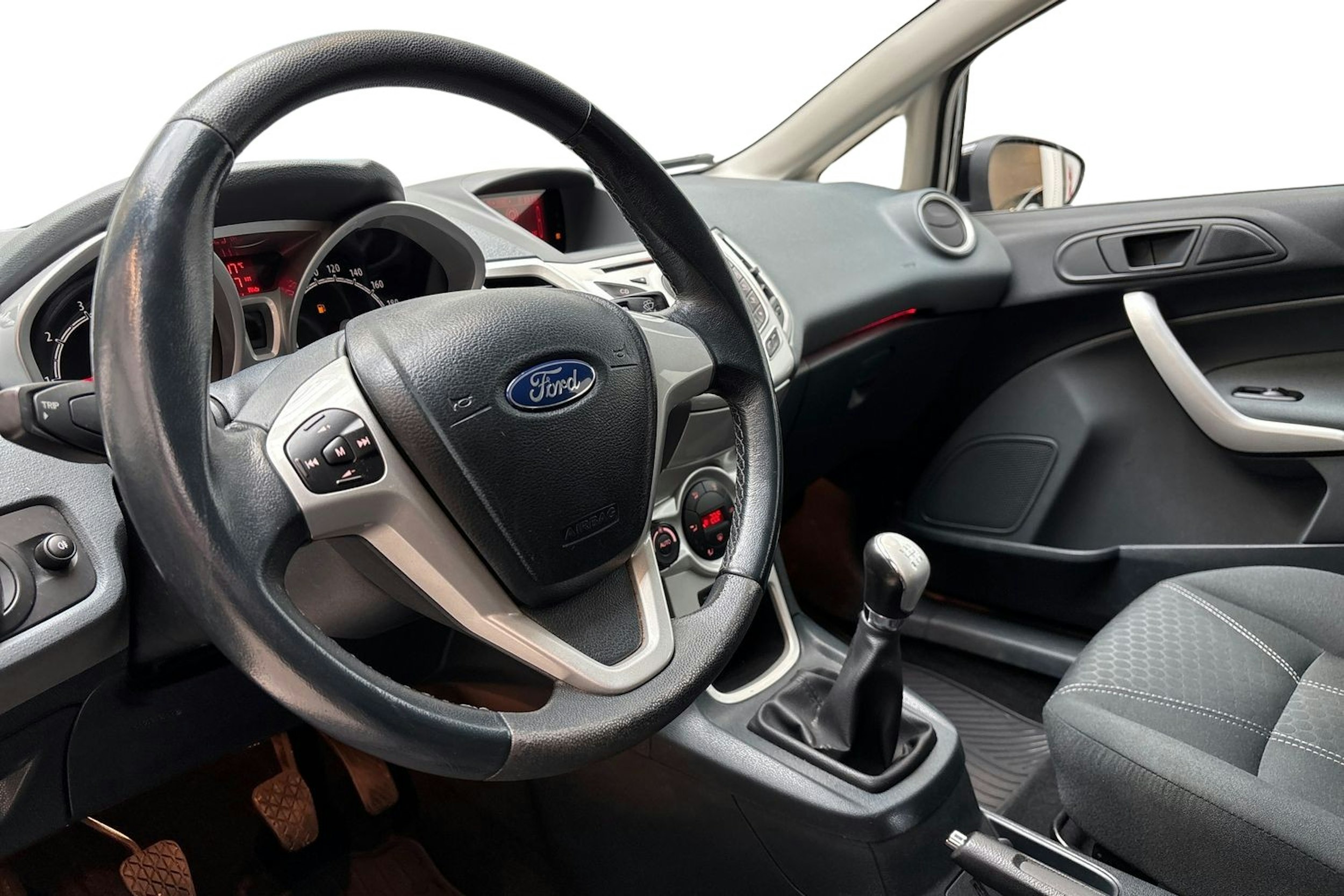 musta Ford Fiesta 2011 kuva 7.
