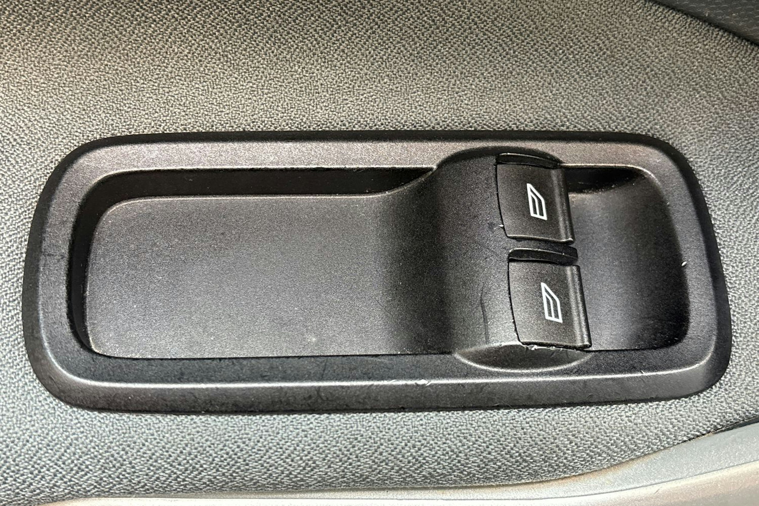 musta Ford Fiesta 2011 kuva 16.