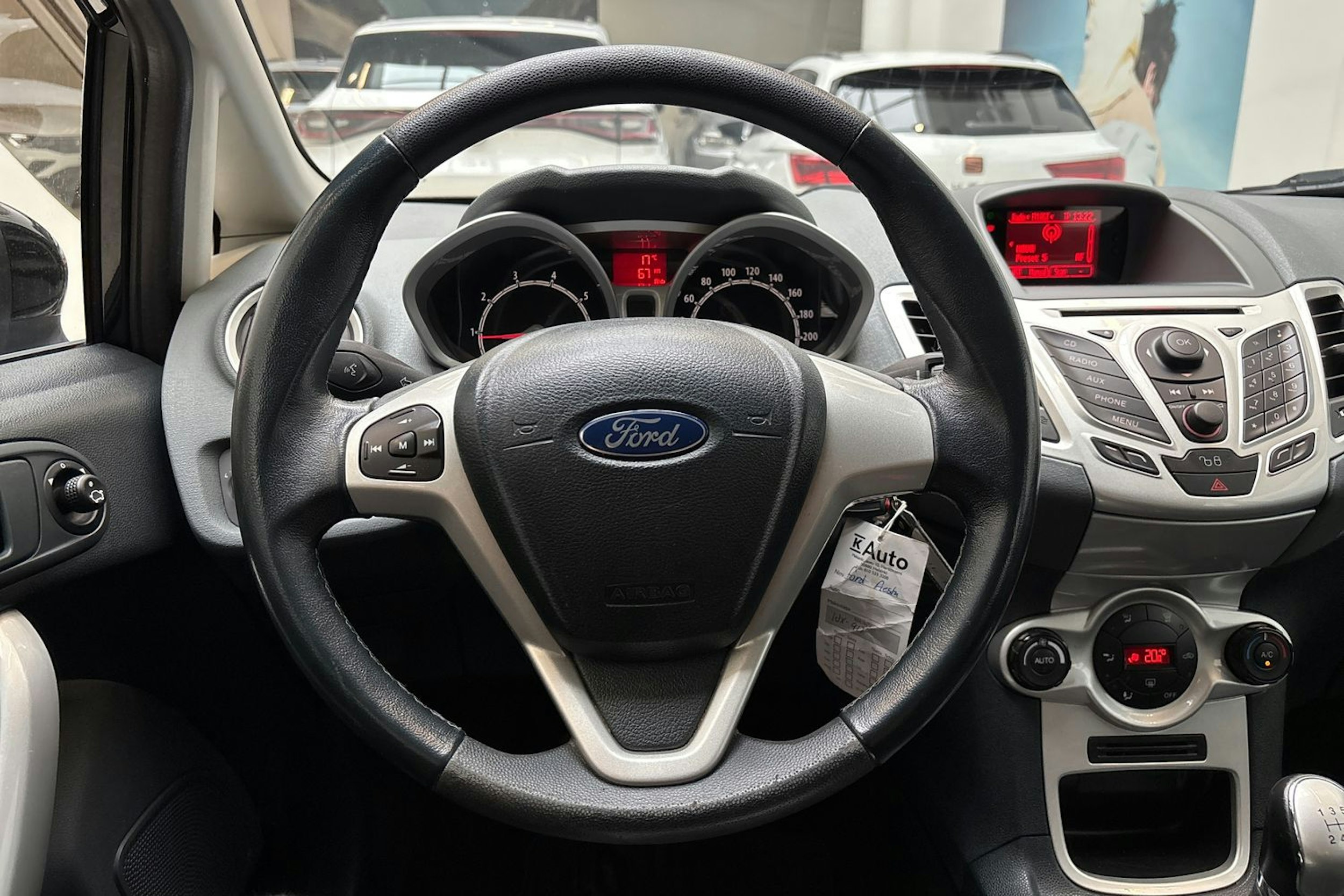 musta Ford Fiesta 2011 kuva 19.