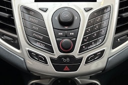 musta Ford Fiesta 2011 kuva 23.