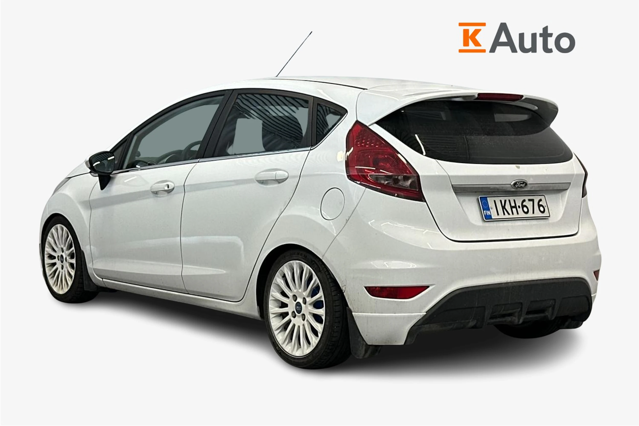 valkoinen Ford Fiesta 2011 kuva 2.