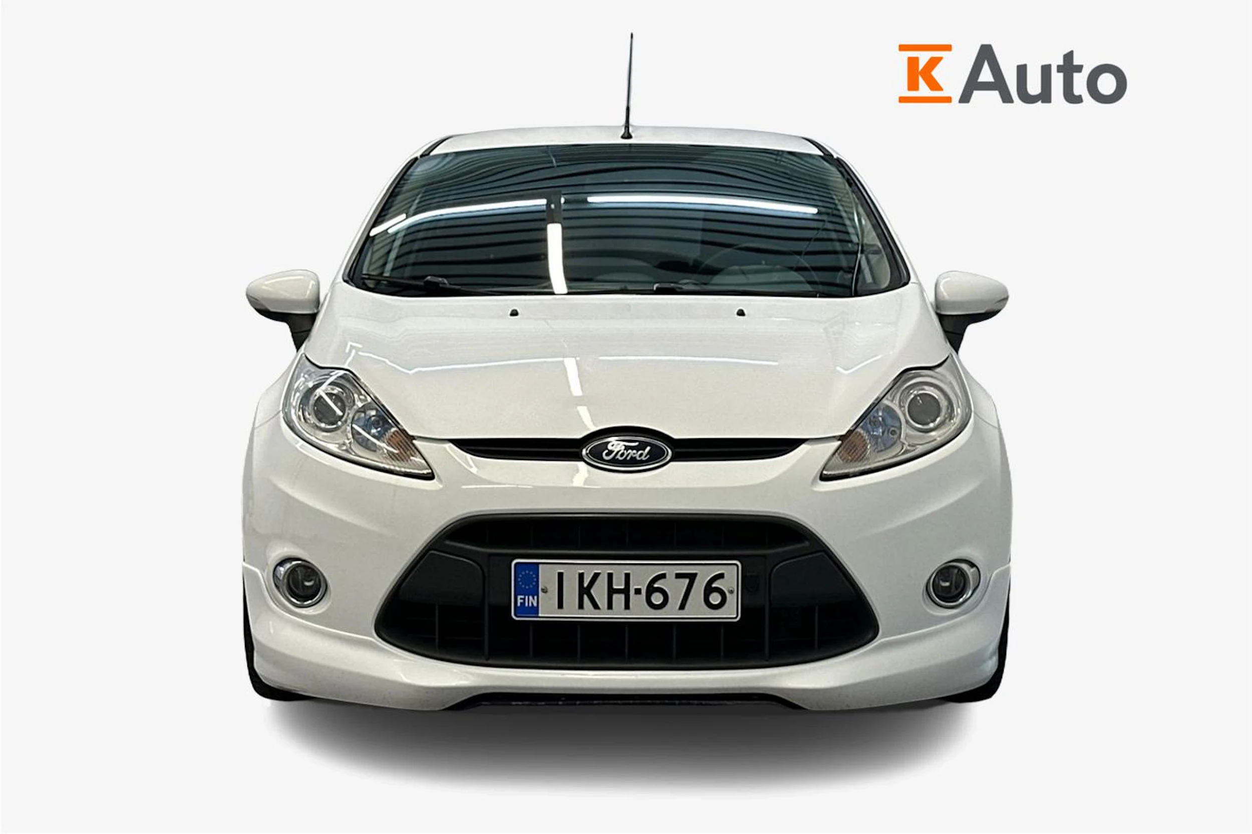 valkoinen Ford Fiesta 2011 kuva 4.